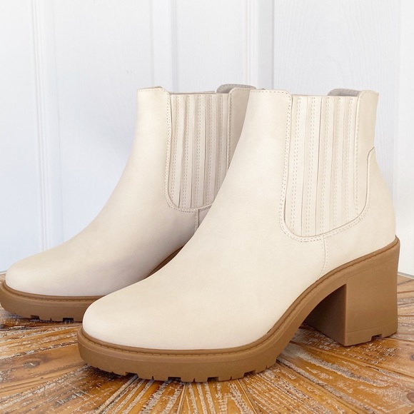 NWT Size 10 Just Fab Water-Resistant Booties in Birch White - Picture 1 of 13